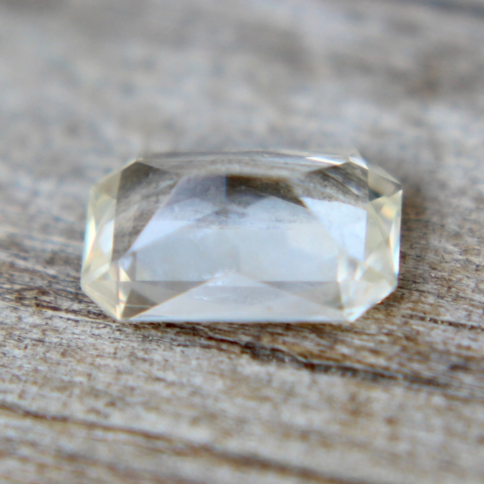 Natural White Sapphire - Sapphirepal