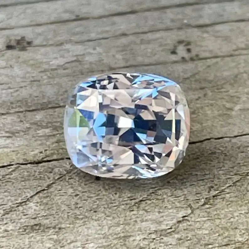 Natural White Sapphire - Sapphirepal