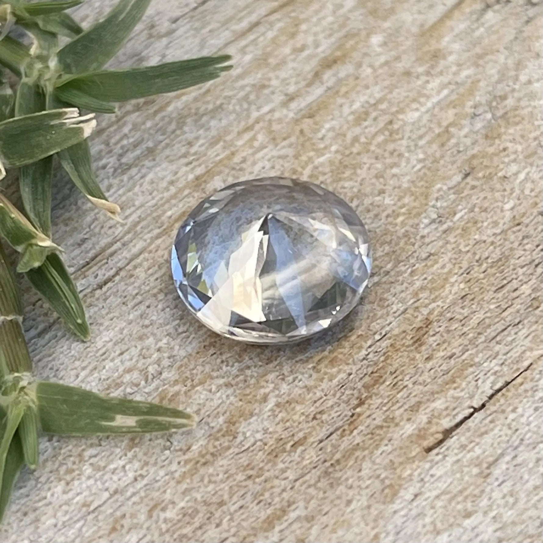 Natural White Sapphire - Sapphirepal