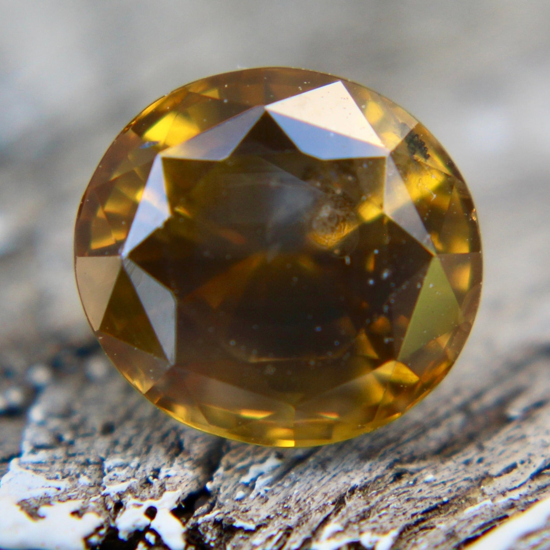 Natural Yellow Blue Sapphire - Sapphirepal