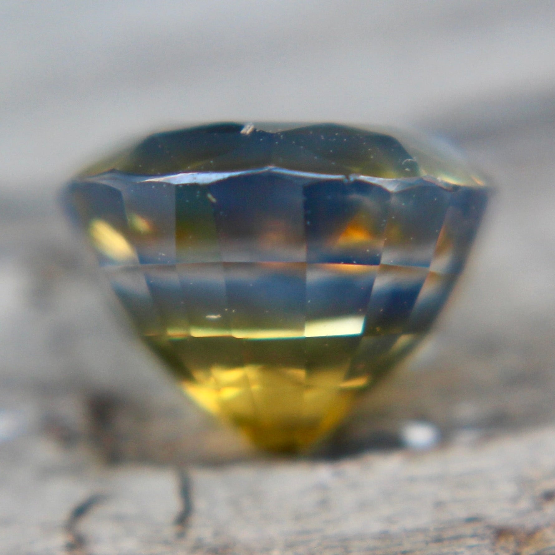 Natural Yellow Blue Sapphire - Sapphirepal