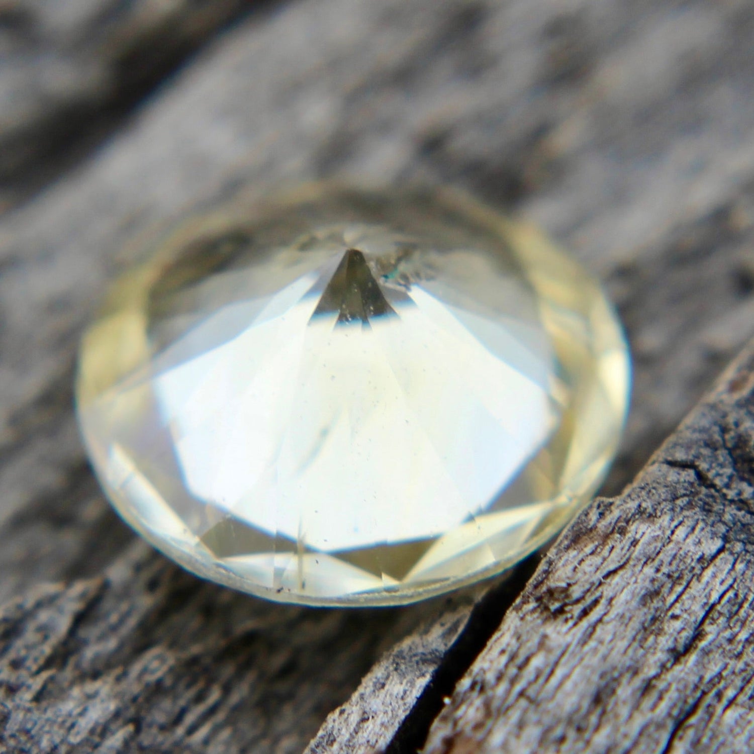 Natural Yellow Champagne Sapphire - Sapphirepal
