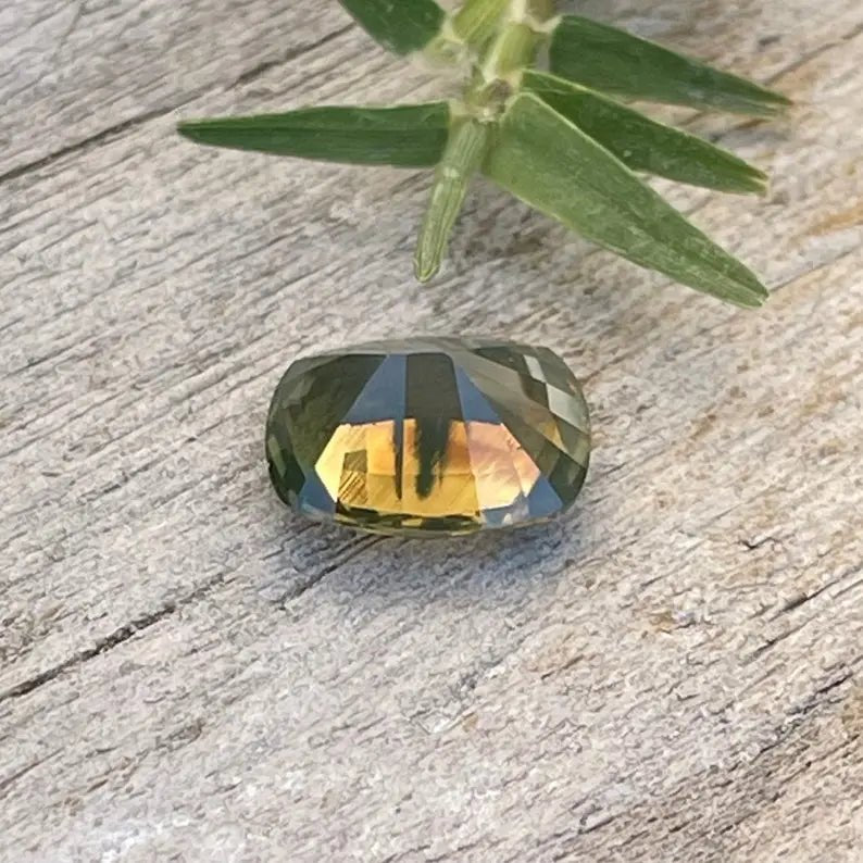 Natural Yellow Green Sapphire - Sapphirepal