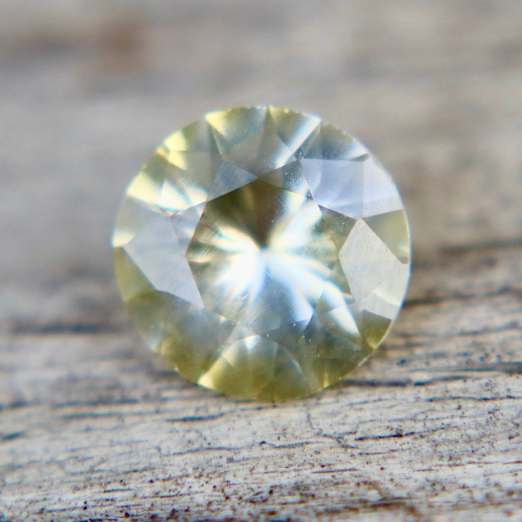 Natural Yellow Sapphire | 1.06 Carat Round Cut | Unheated | VVS Clarity | Ceylon Origin - Sapphirepal