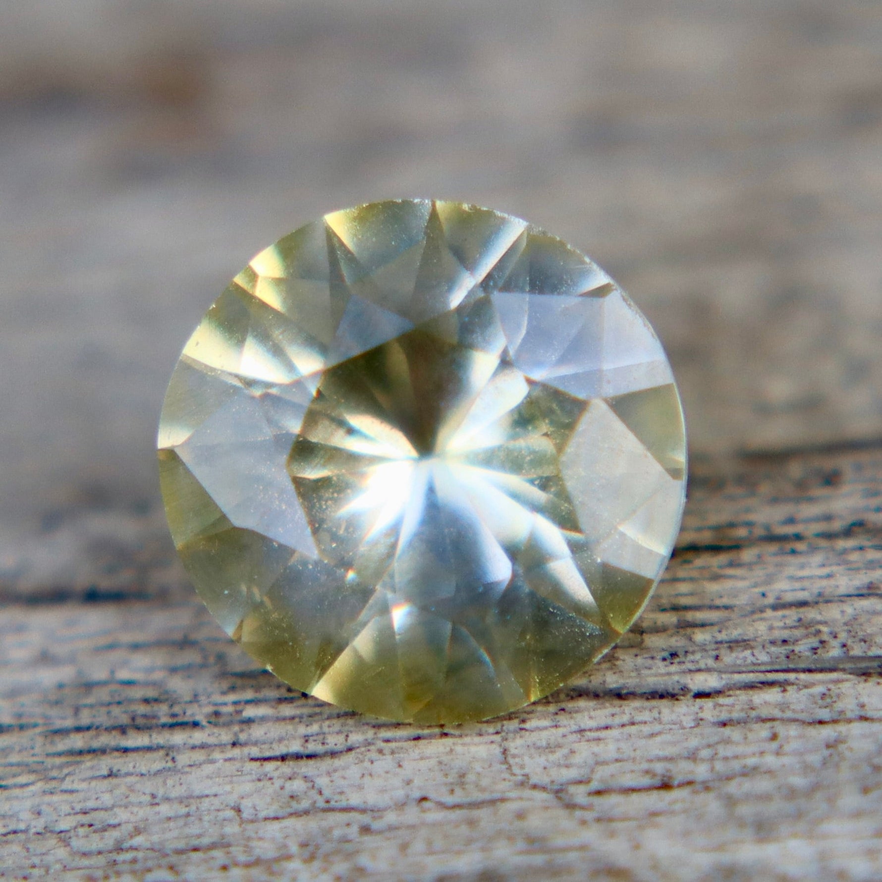Natural Yellow Sapphire | 1.06 Carat Round Cut | Unheated | VVS Clarity | Ceylon Origin - Sapphirepal