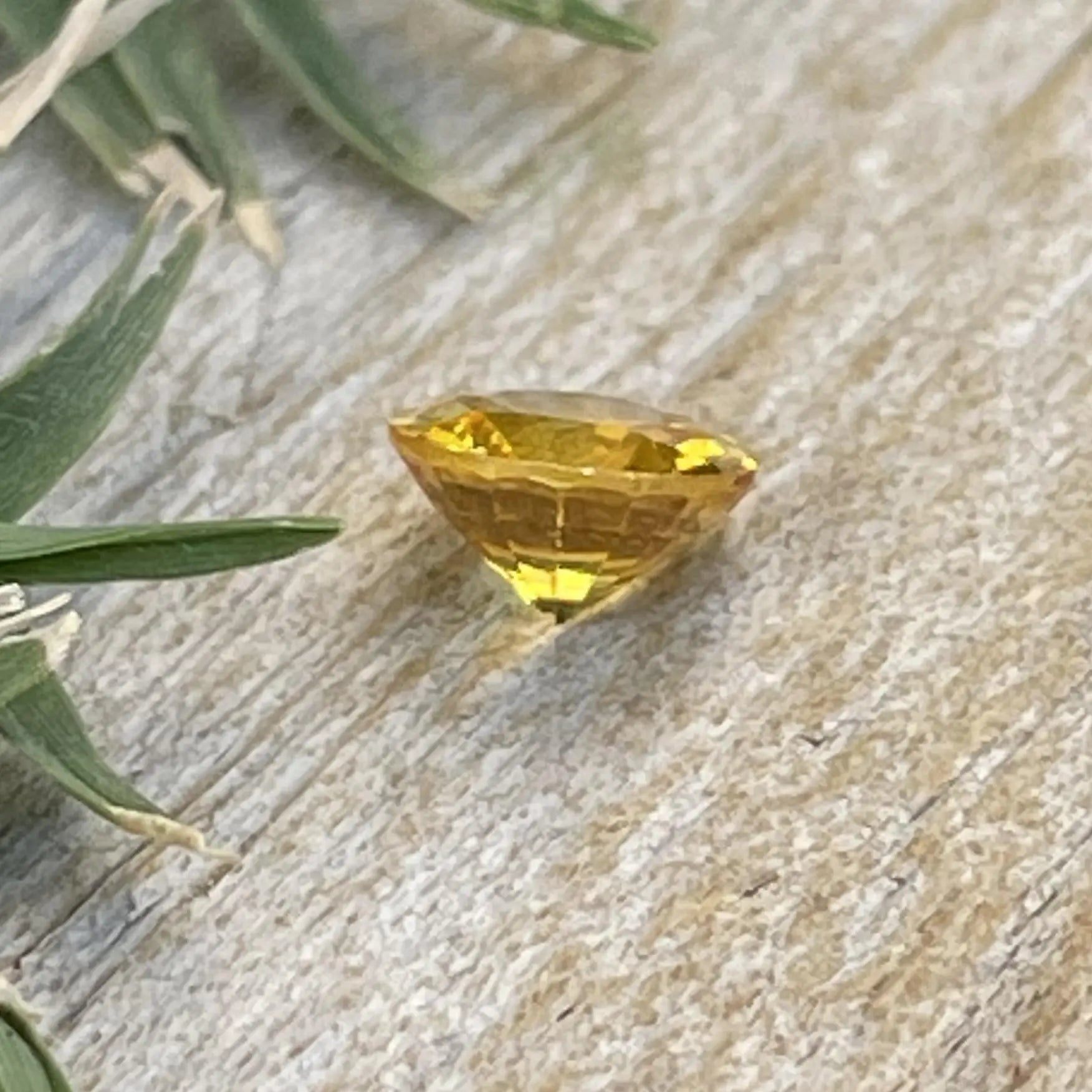 Natural Yellow Sapphire - Sapphirepal