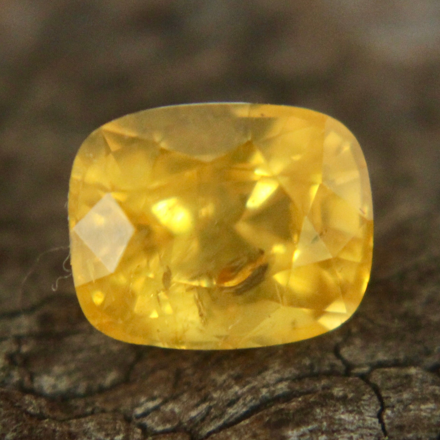 Yellow sapphire for bespoke fine jewelry — engagement ring ready