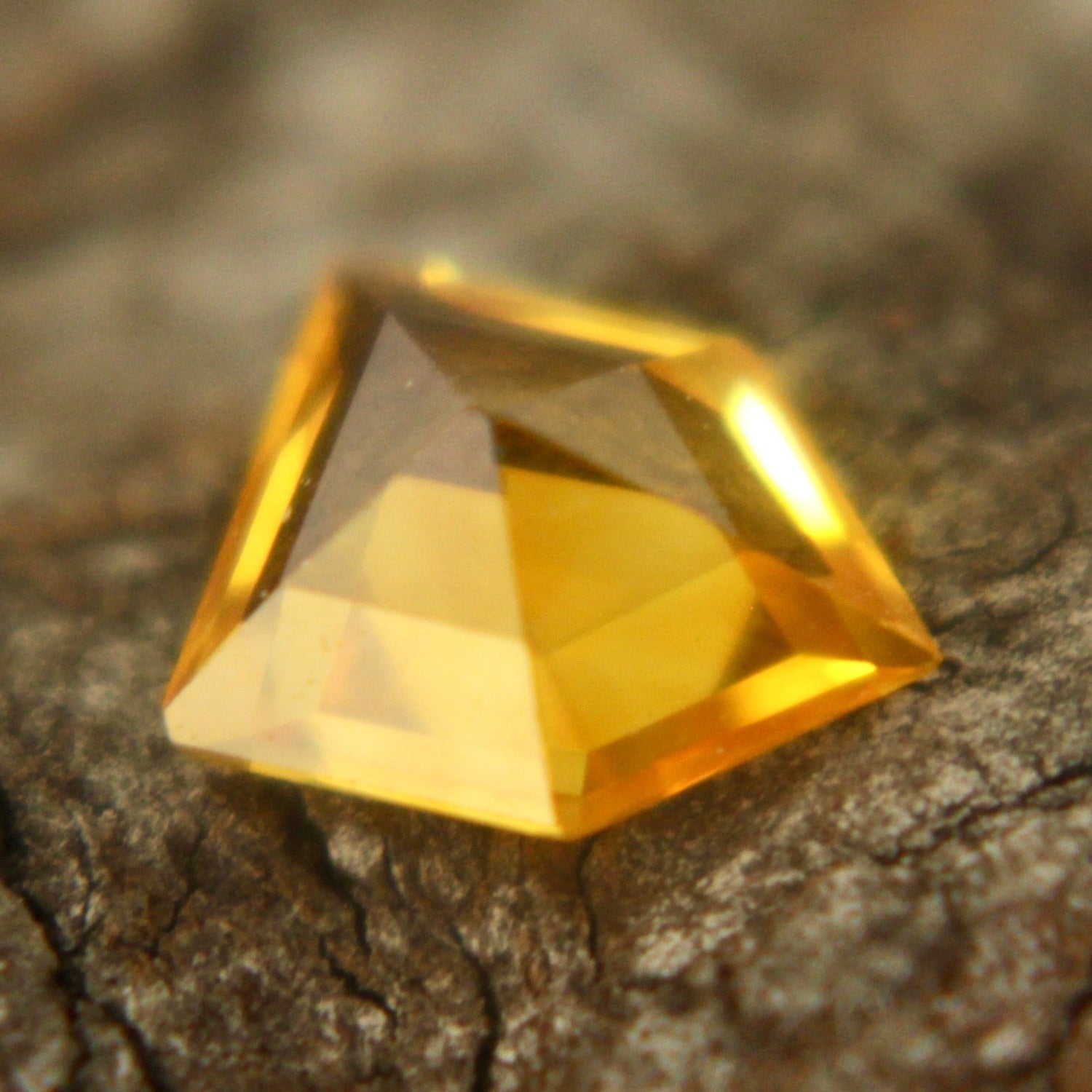 Natural Yellow Sapphire - Sapphirepal