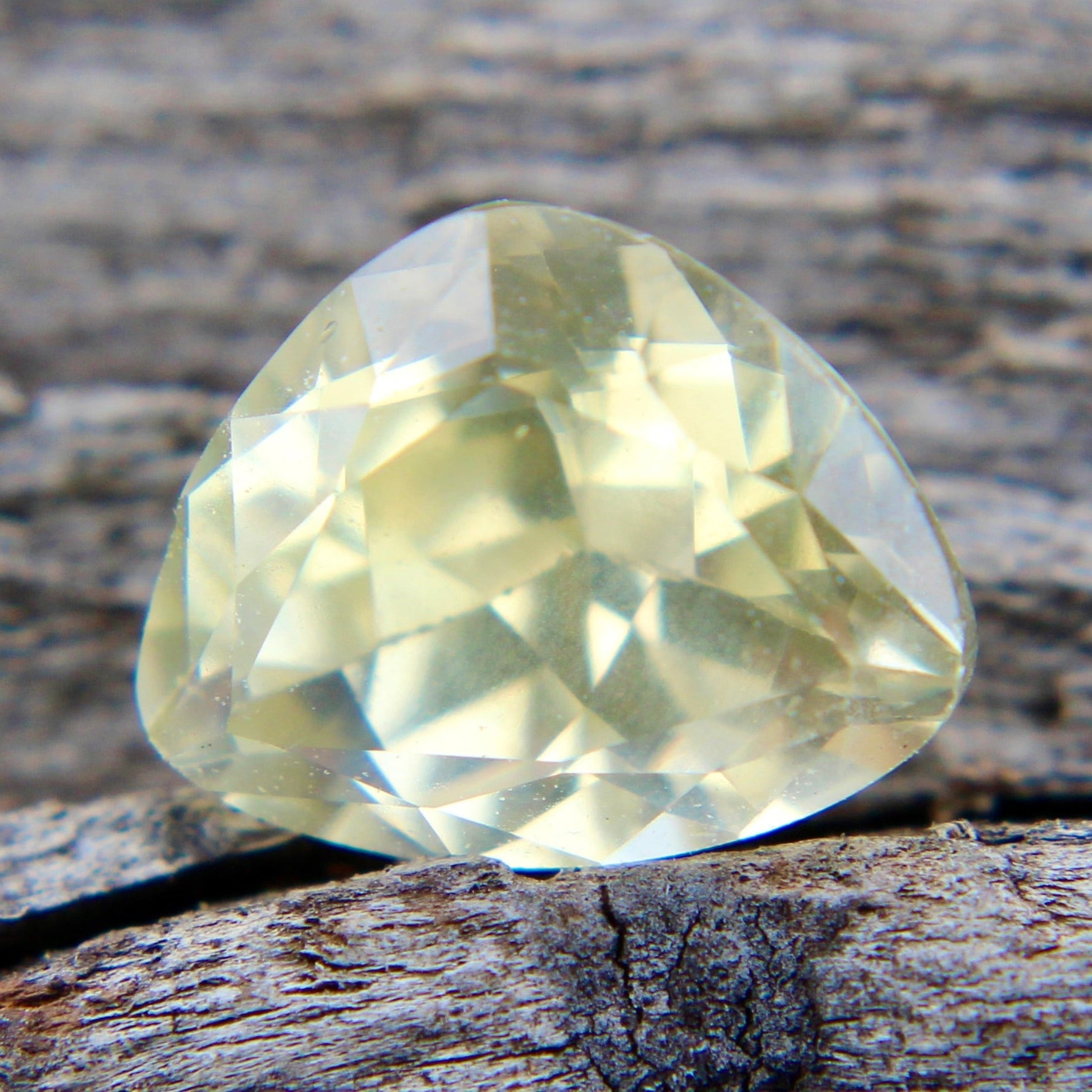 Earth sourced yellow sapphire loose stone for bespoke jewelry design