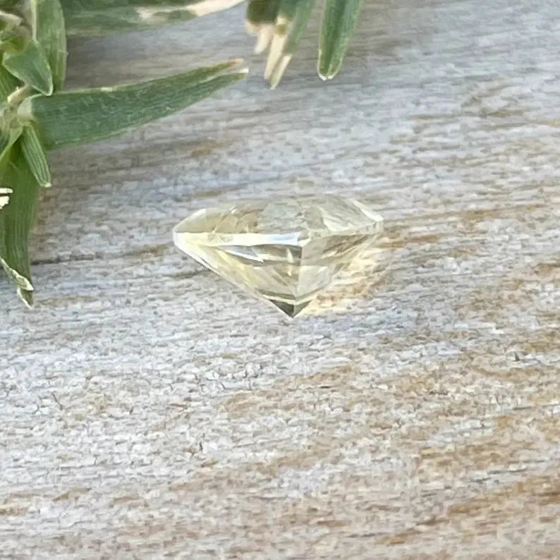 6.00 mm trillion cut yellow sapphire with VS clarity, loose gemstone for fine jewelry