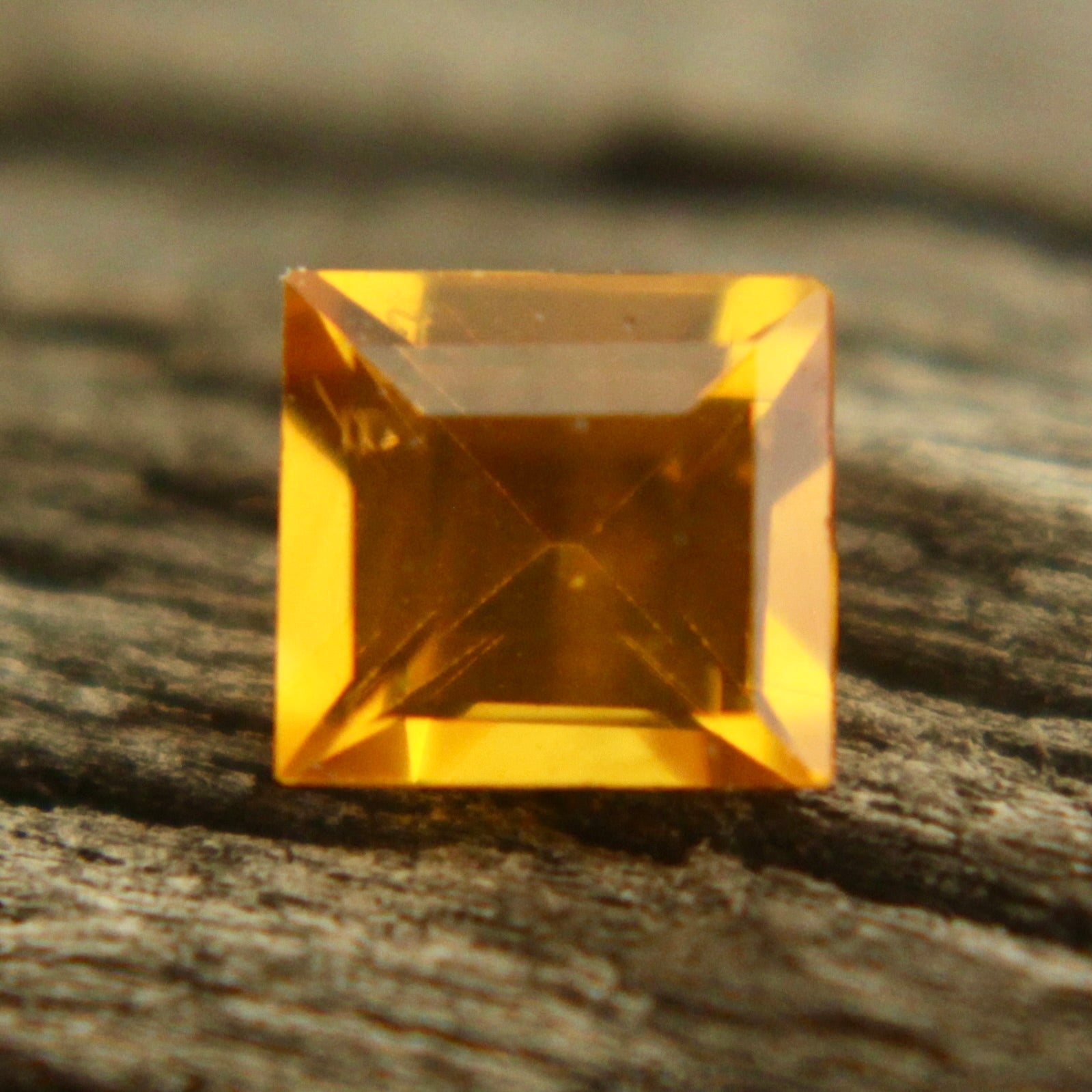 Natural Yellow Sapphire - Sapphirepal