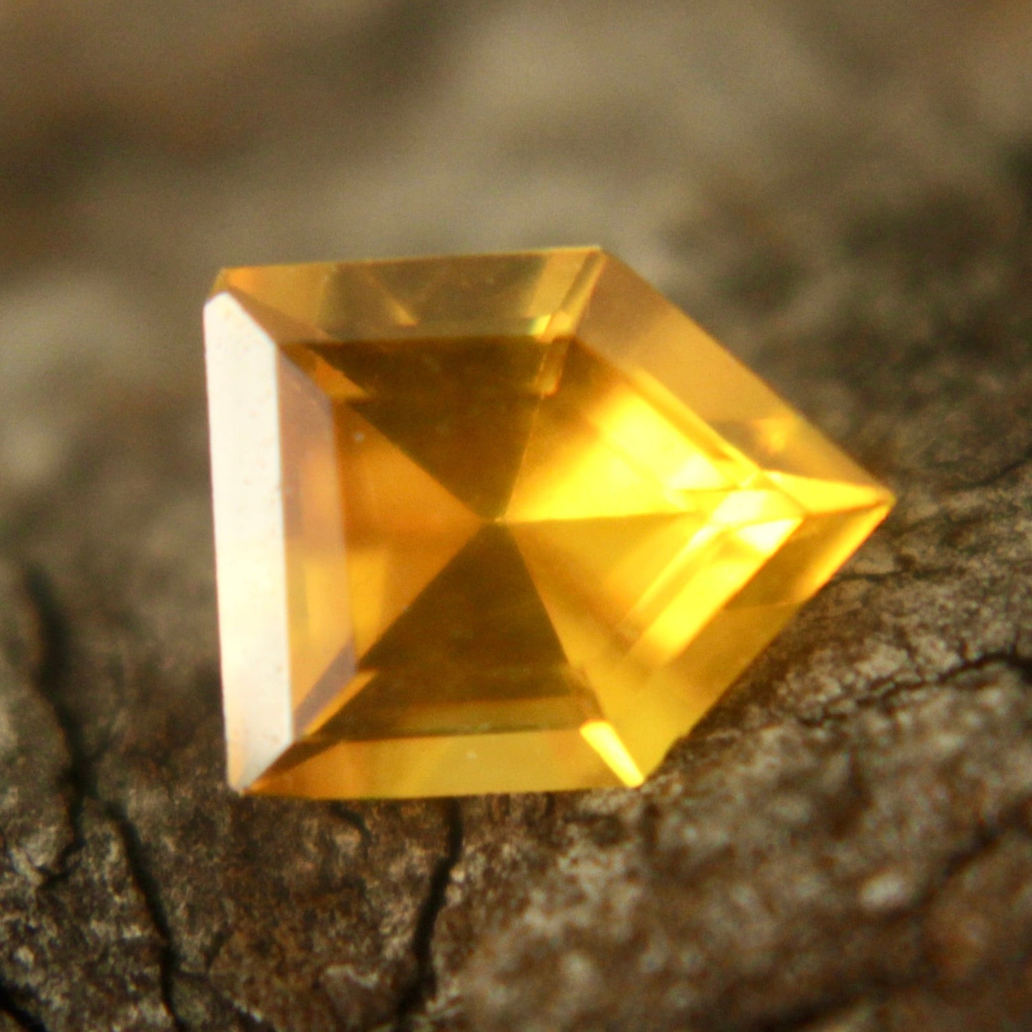 Natural Yellow Sapphire - Sapphirepal