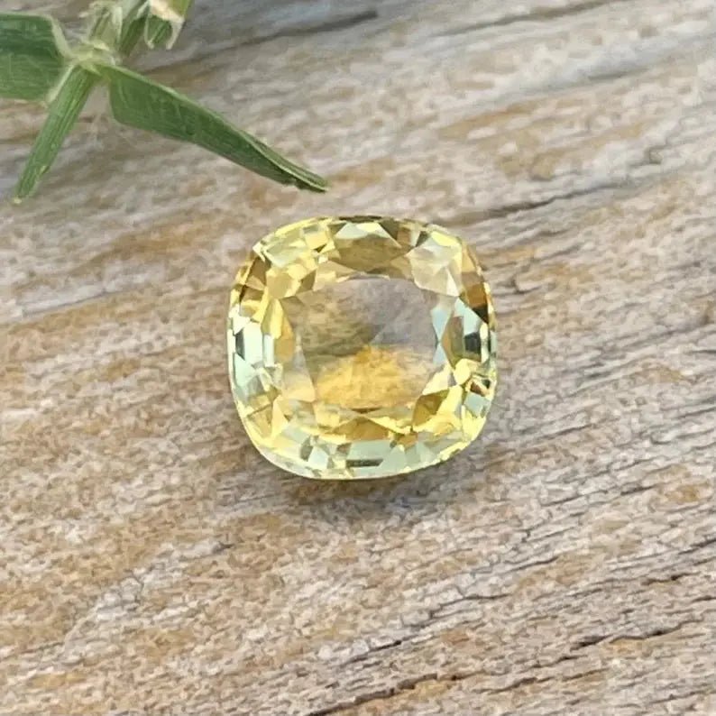 Natural Yellow Sapphire - Sapphirepal