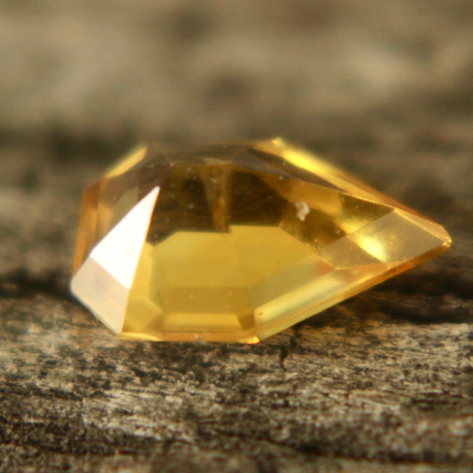 Natural Yellow Sapphire - Sapphirepal
