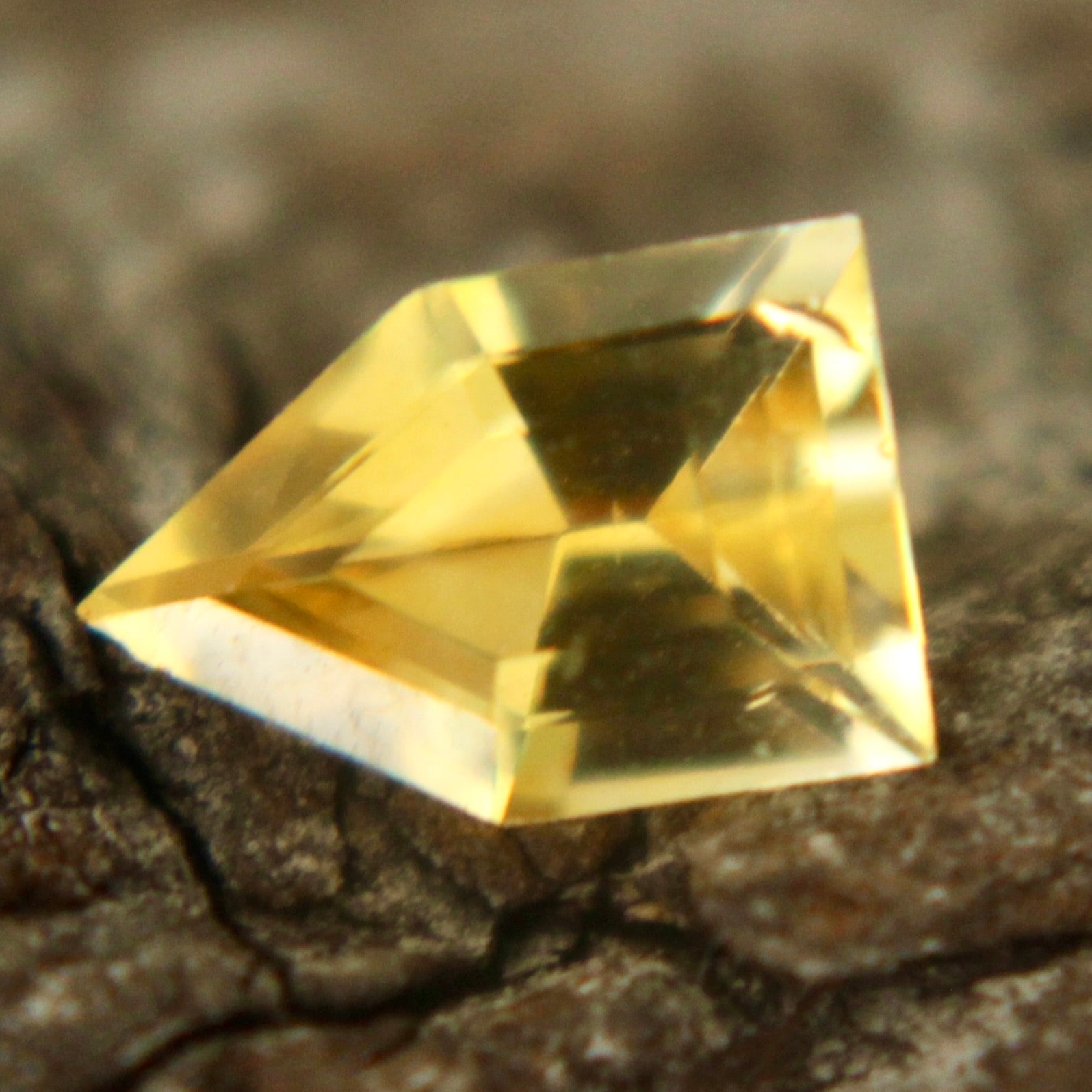 Natural Yellow Sapphire - Sapphirepal