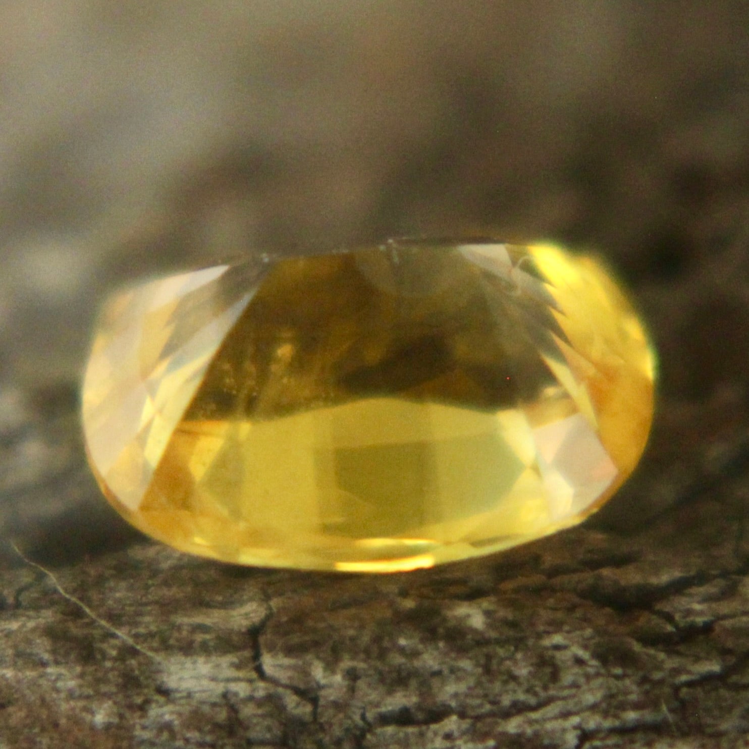 Ceylon yellow sapphire 5.68 × 4.37 × 3.09 mm, cushion faceting