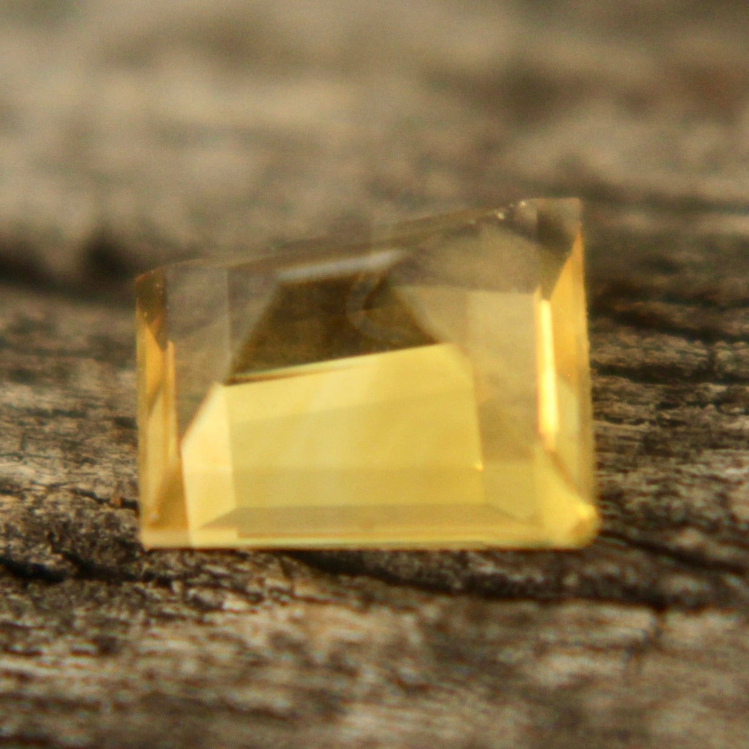 Faceted Yellow Sapphire Gemstone from Ceylon – Earth Sourced Loose Gem