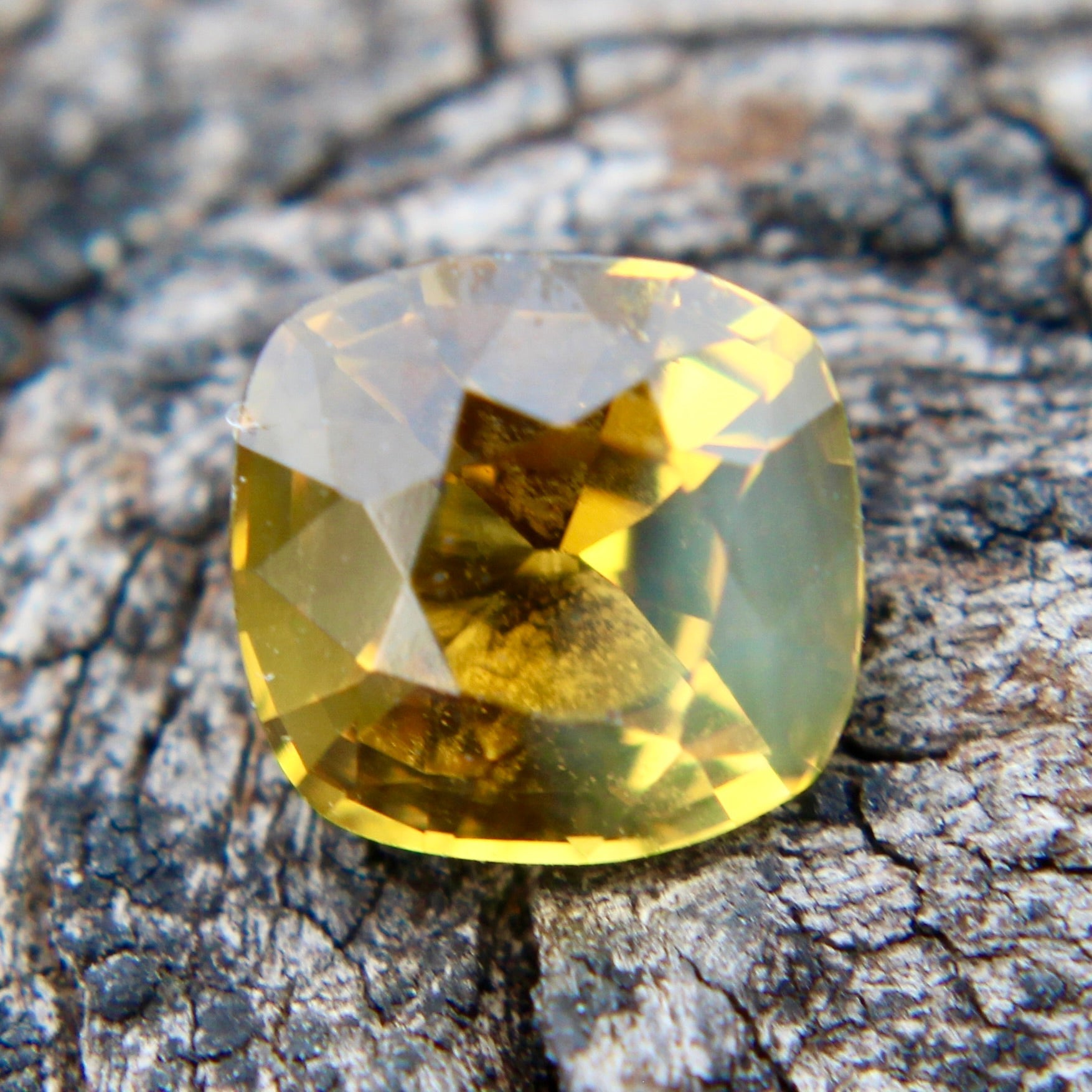 Natural Yellow Sapphire - Sapphirepal