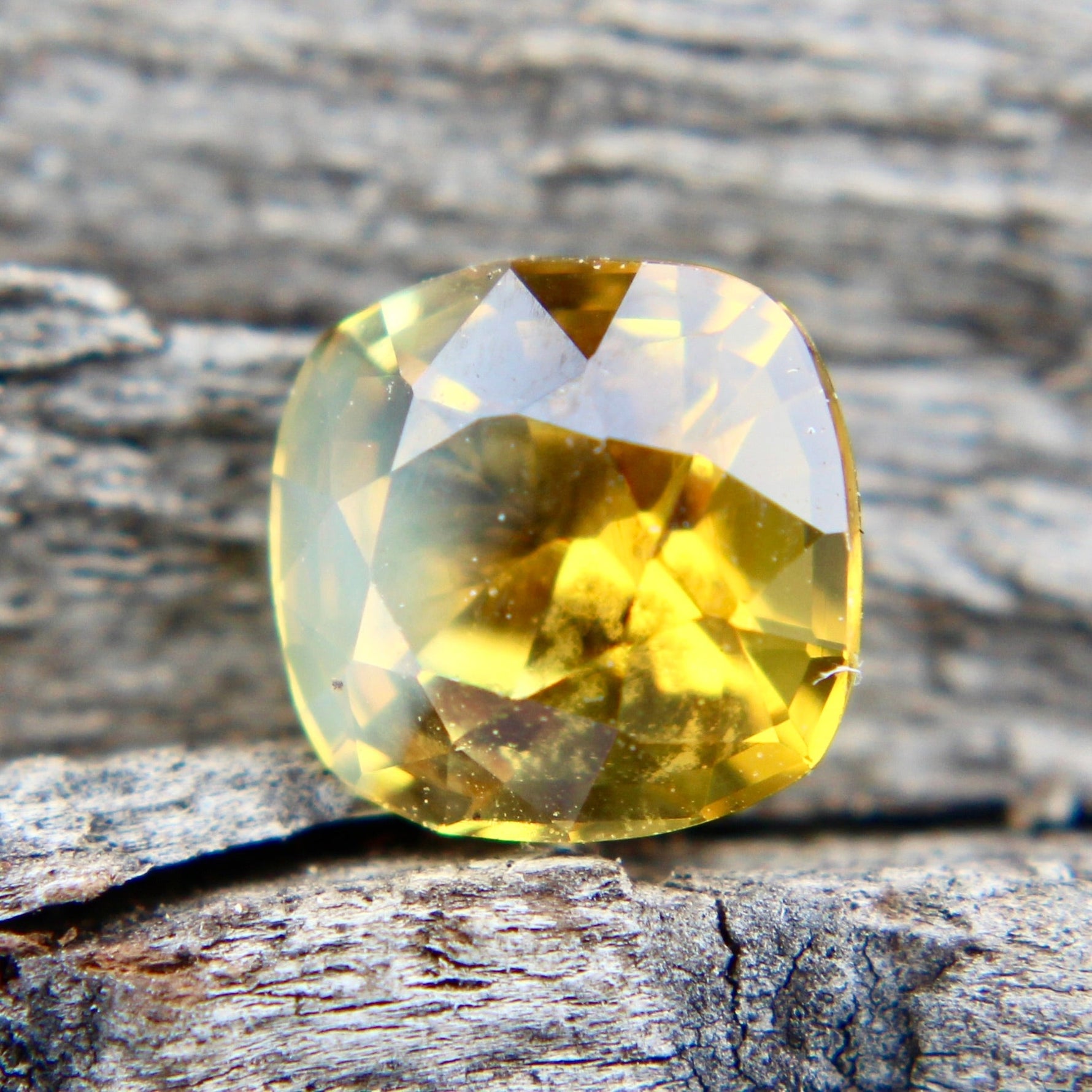 Natural Yellow Sapphire - Sapphirepal