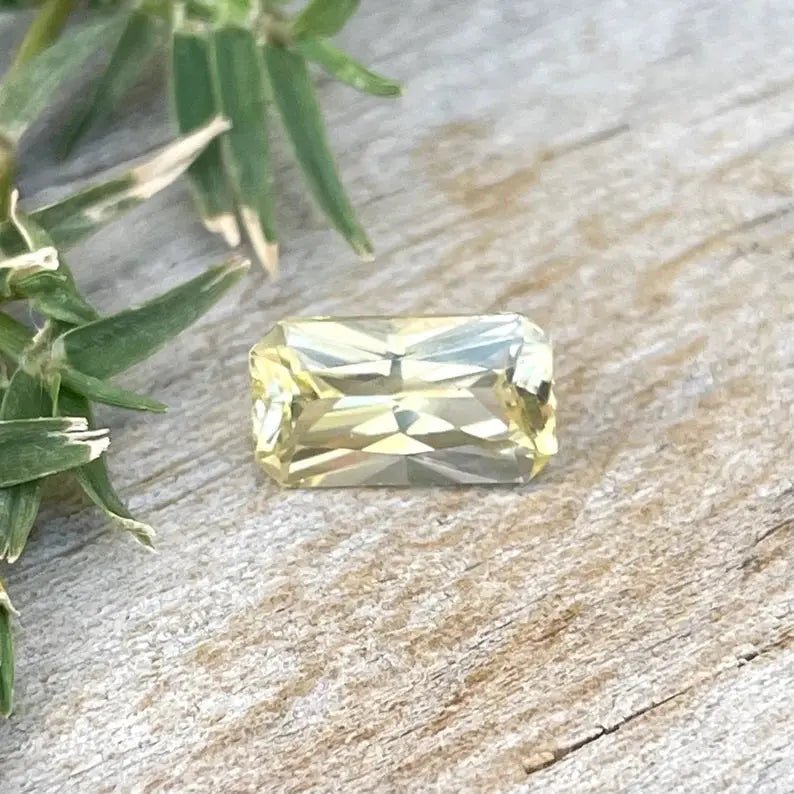 Natural Yellow Sapphire - Sapphirepal