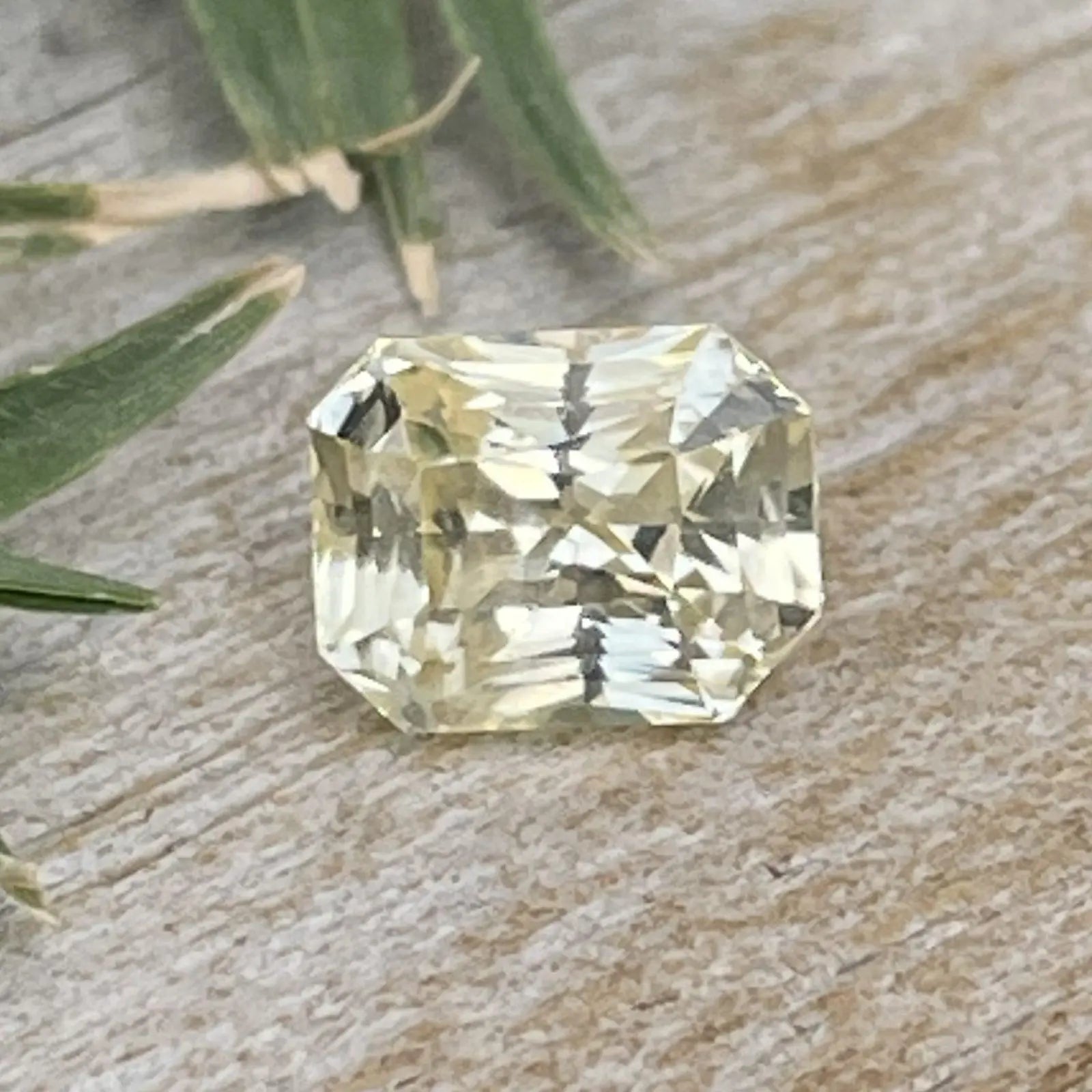 Natural Yellow Sapphire - Sapphirepal