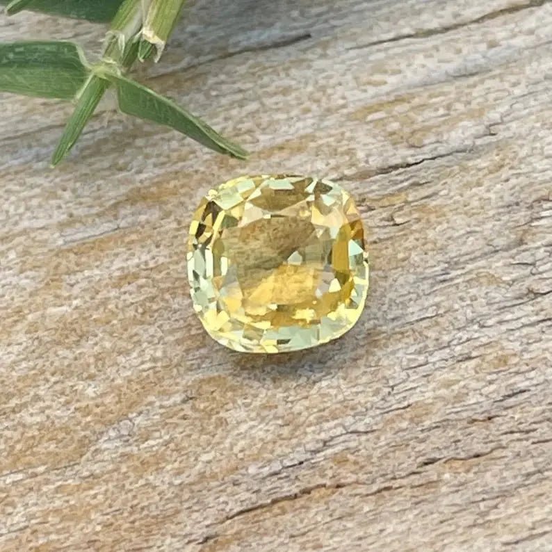 Natural Yellow Sapphire - Sapphirepal