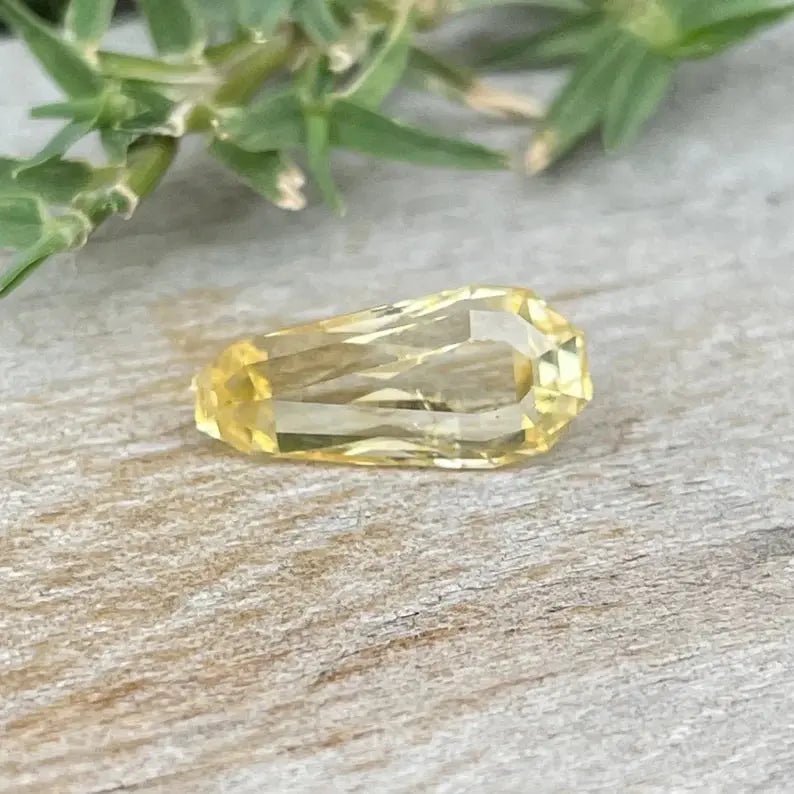 Natural Yellow Sapphire - Sapphirepal