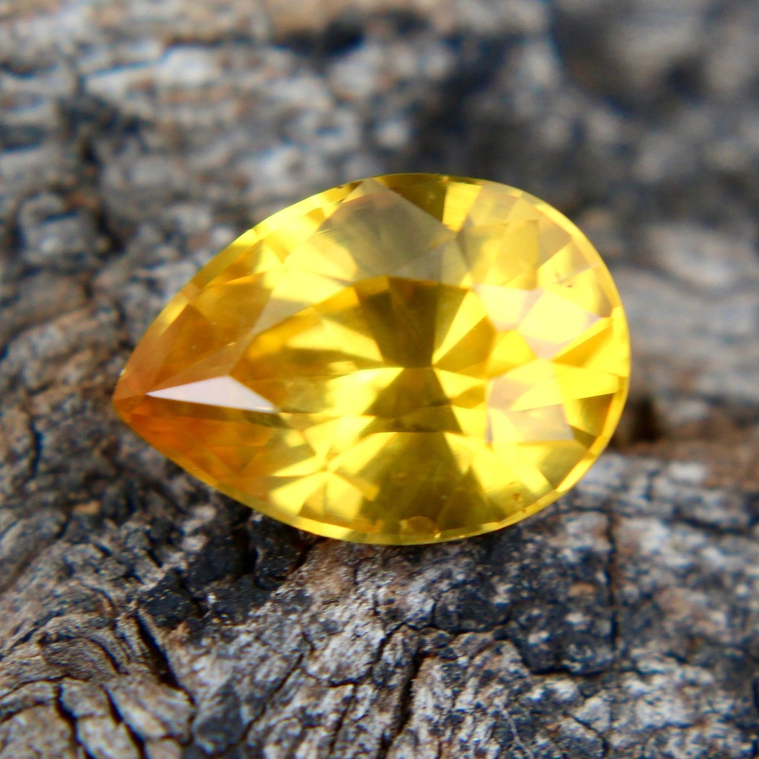 Natural Yellow Sapphire - Sapphirepal