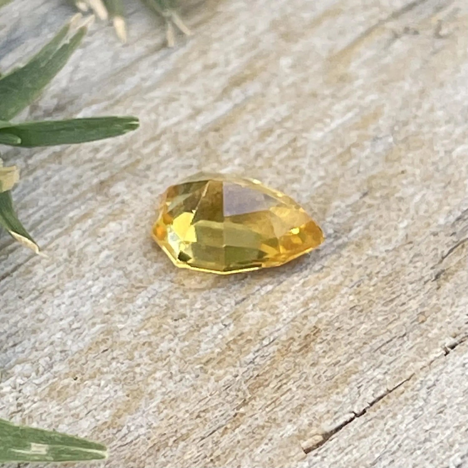 Natural Yellow Sapphire - Sapphirepal