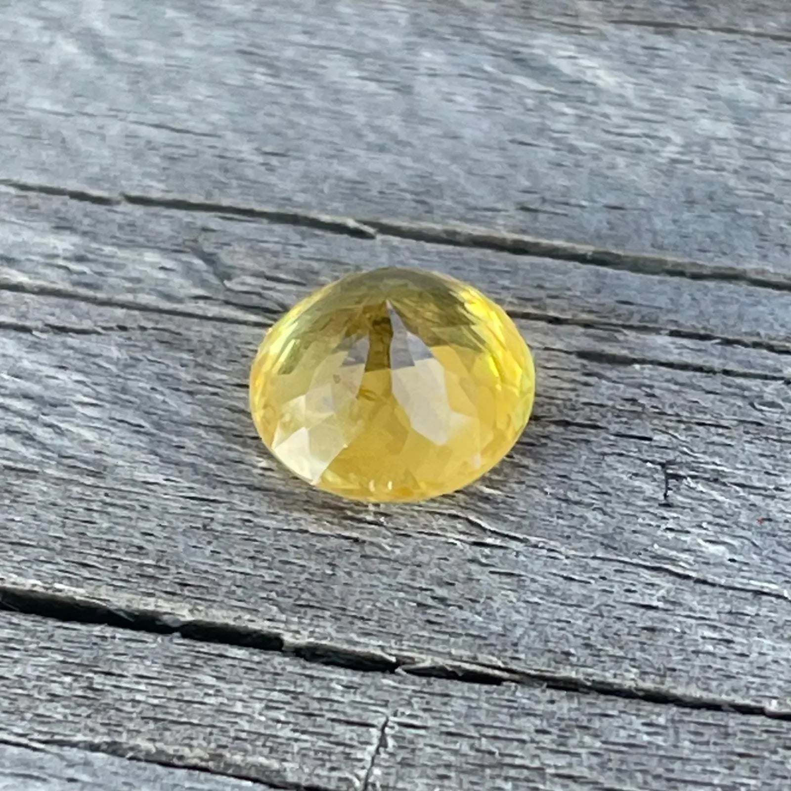 Natural Yellow Sapphire - Sapphirepal