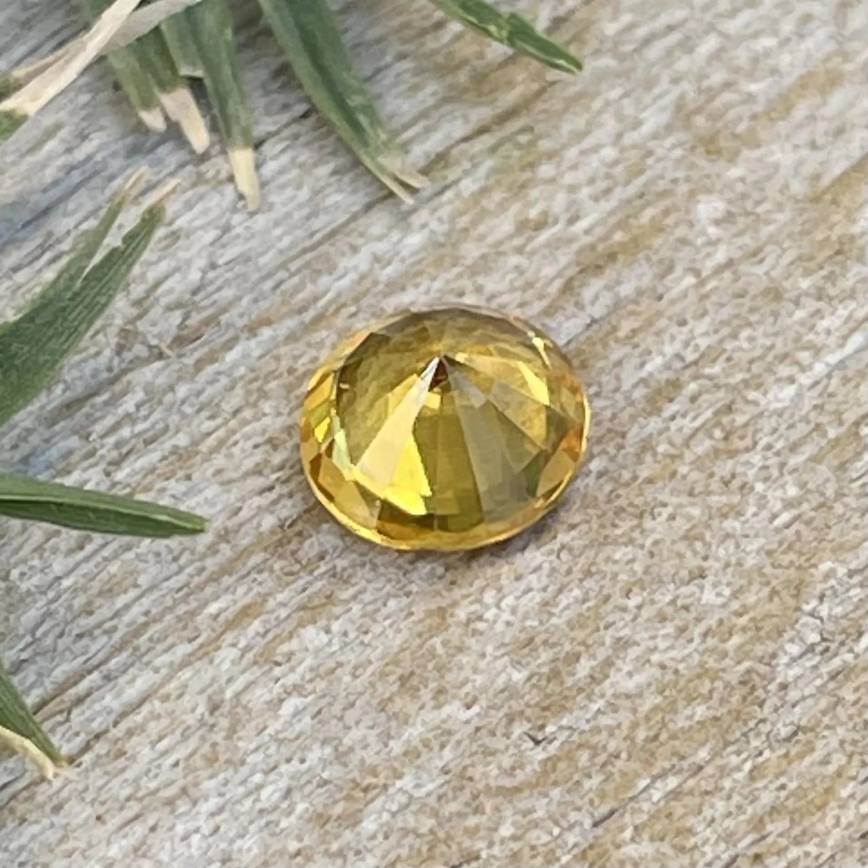 Natural Yellow Sapphire - Sapphirepal