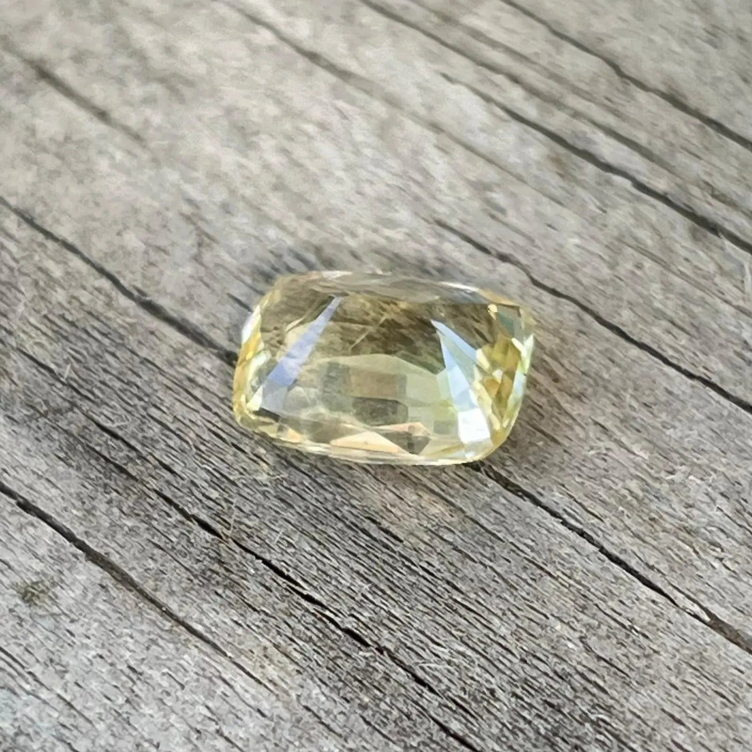 Natural Yellow Sapphire - Sapphirepal