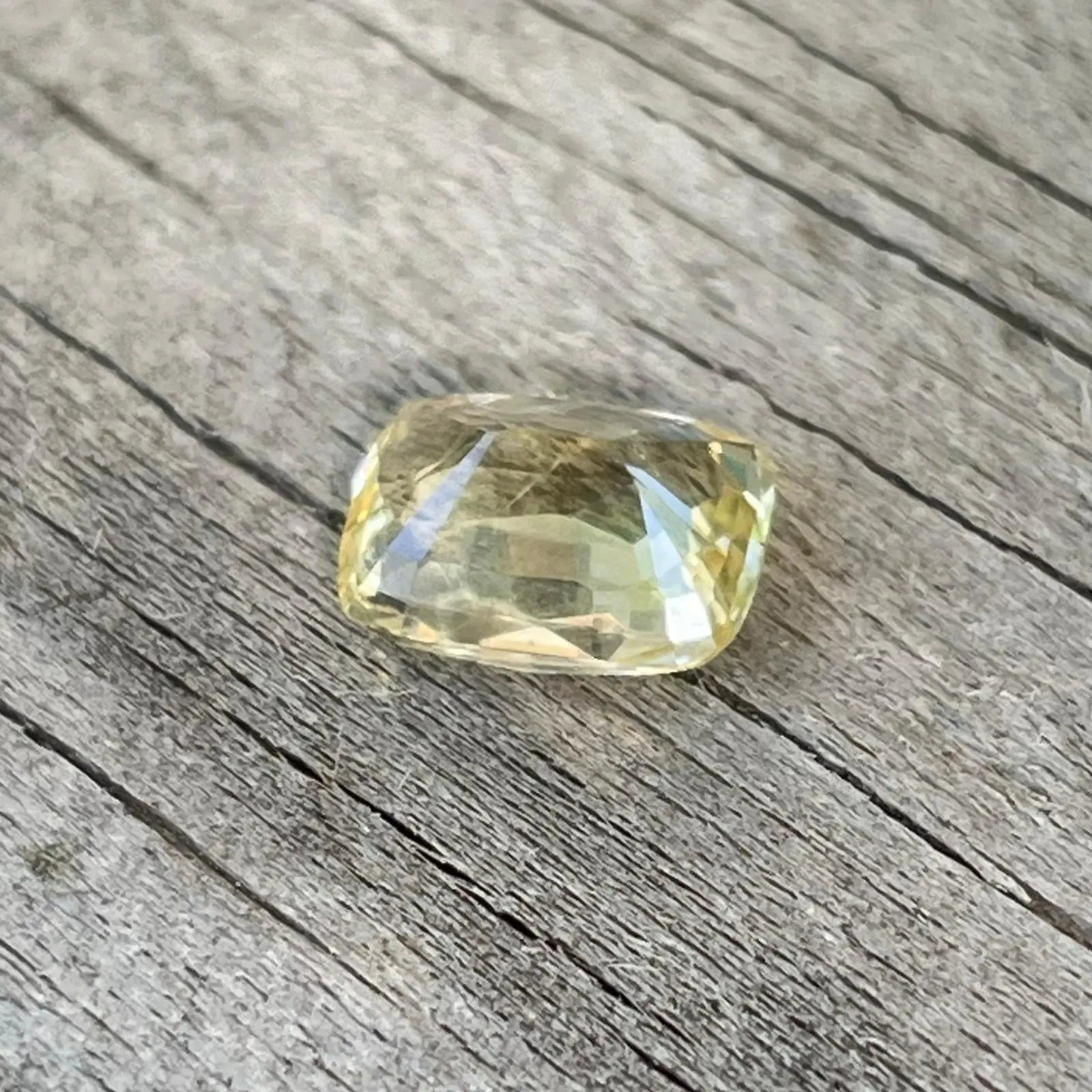 Natural Yellow Sapphire - Sapphirepal