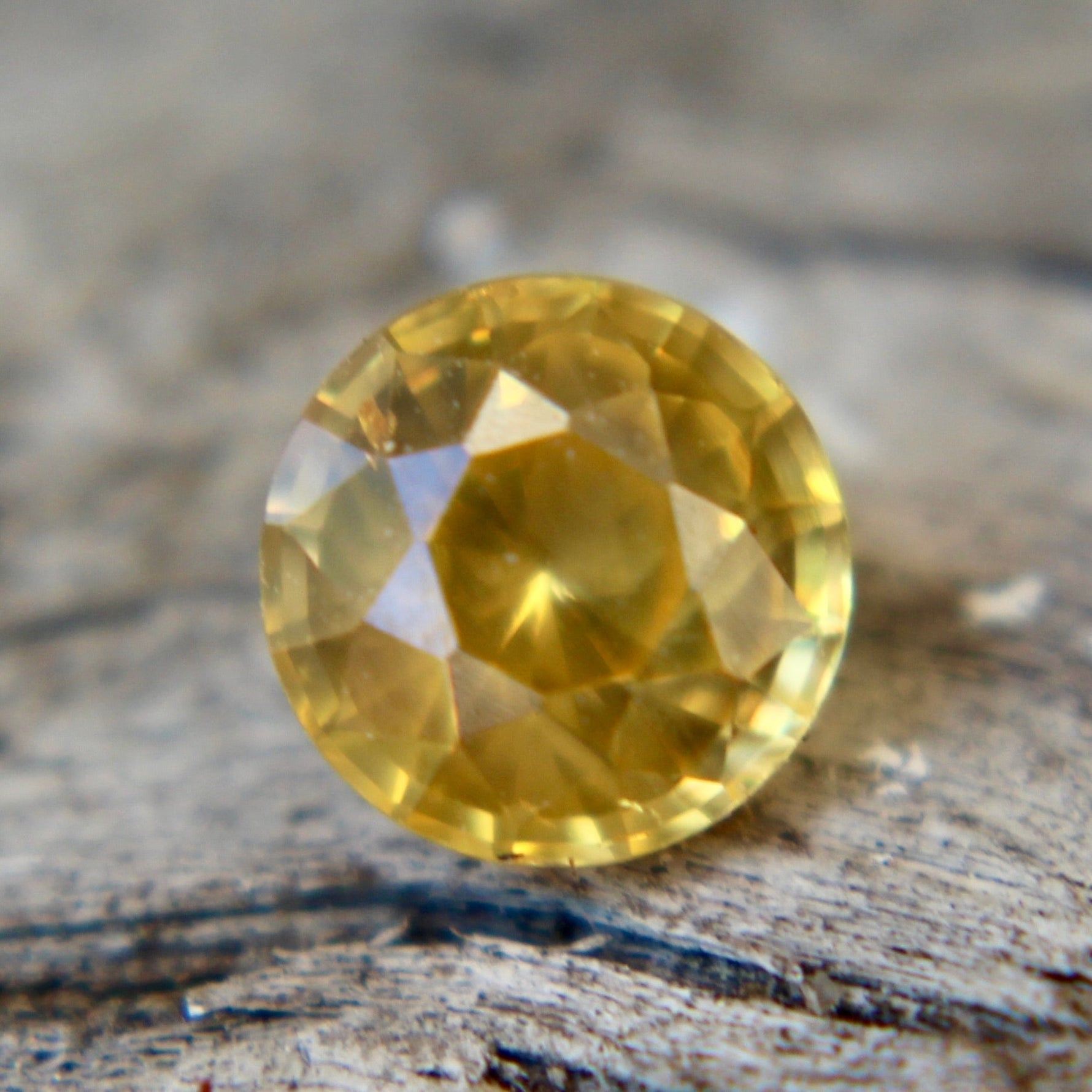 Natural Yellow Sapphire - Sapphirepal