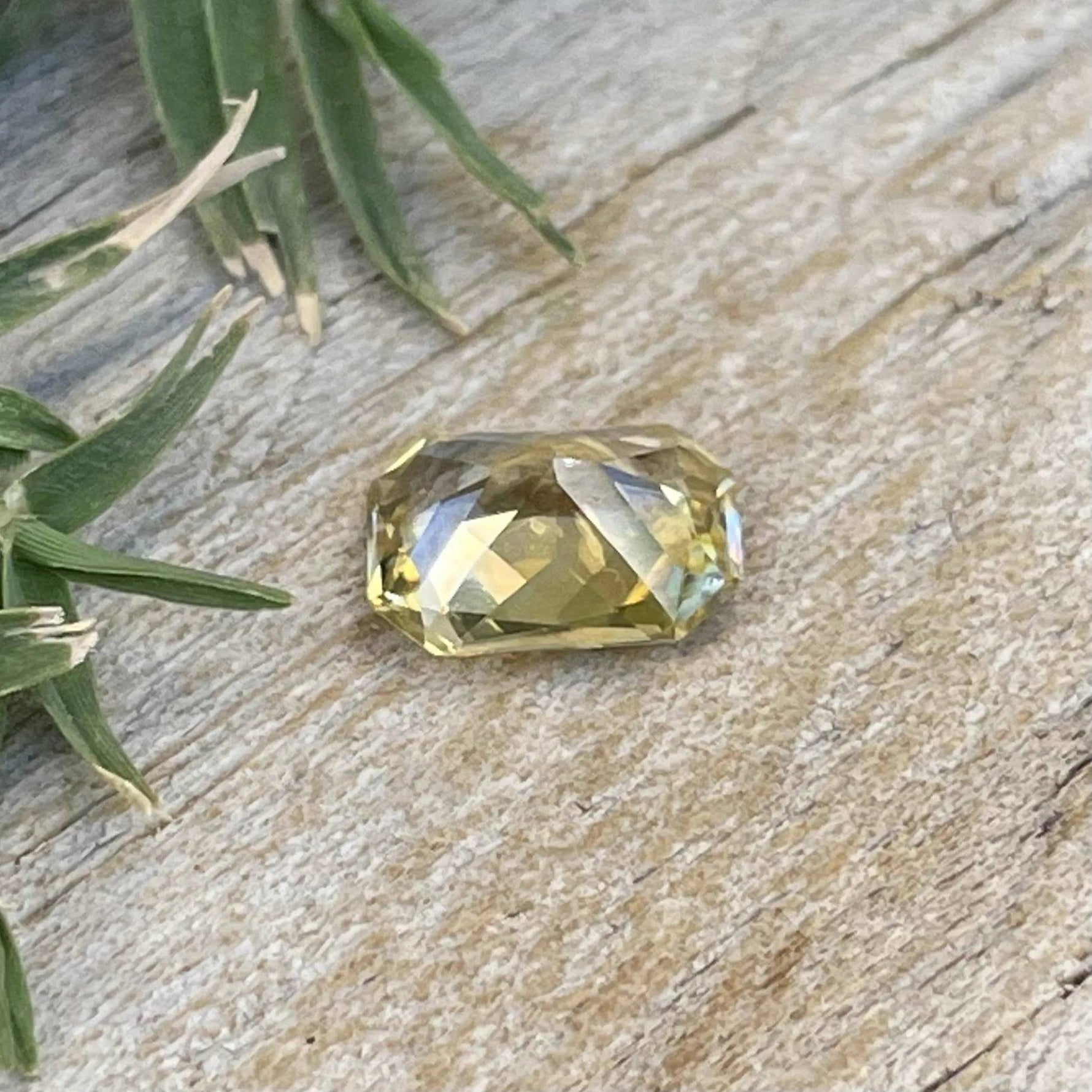 Natural Yellow Sapphire - Sapphirepal