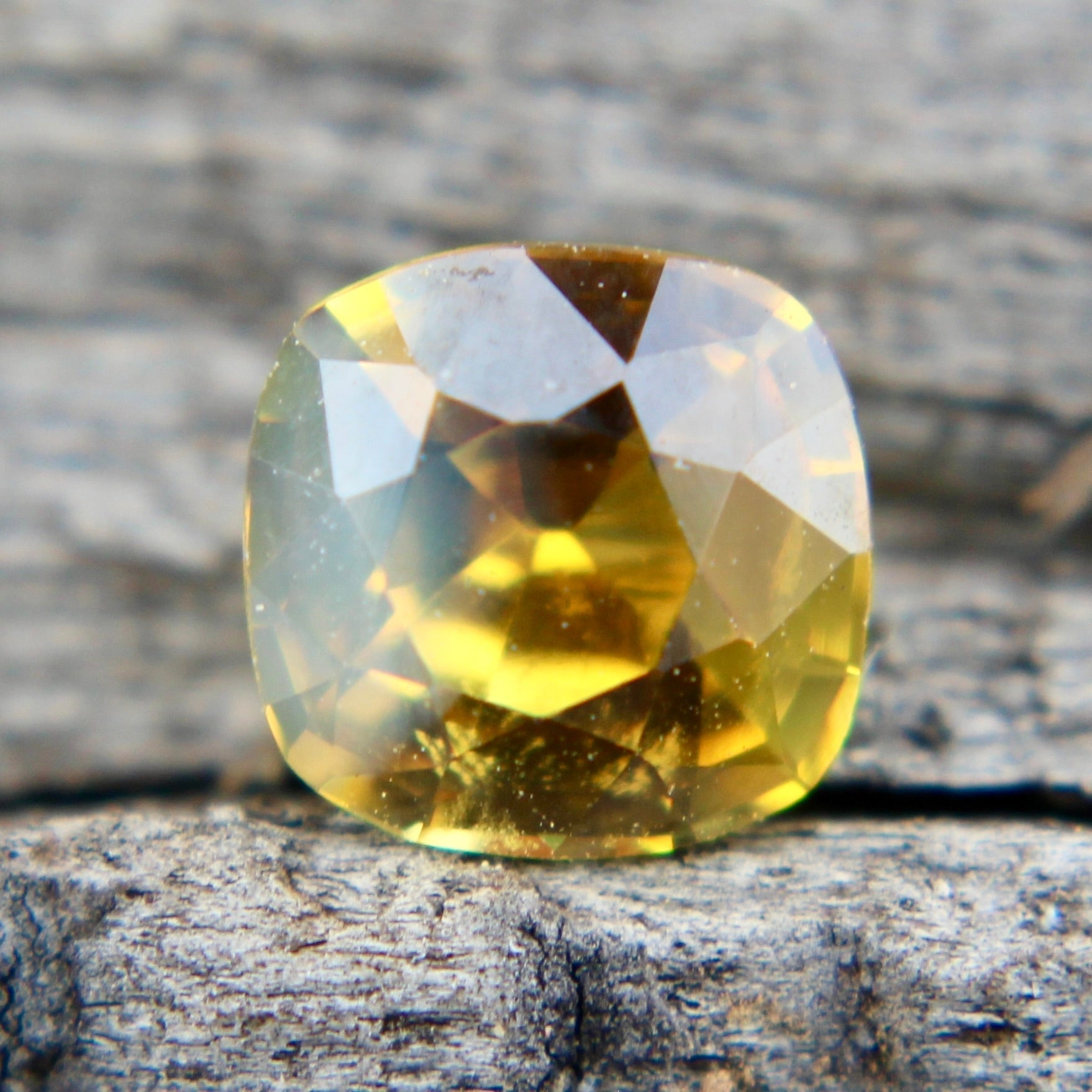 Natural Yellow Sapphire - Sapphirepal
