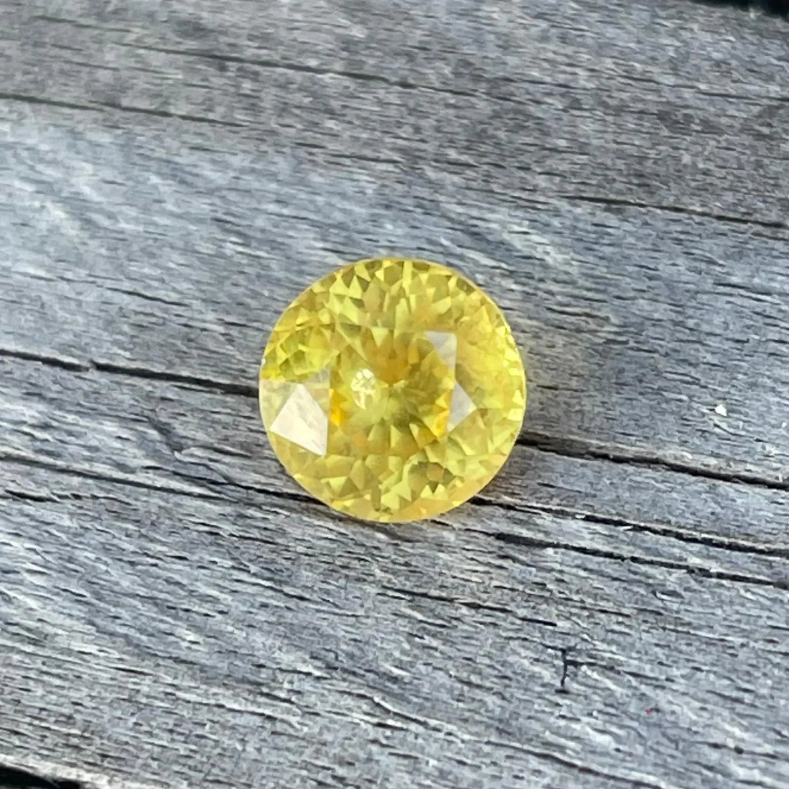 Natural Yellow Sapphire - Sapphirepal