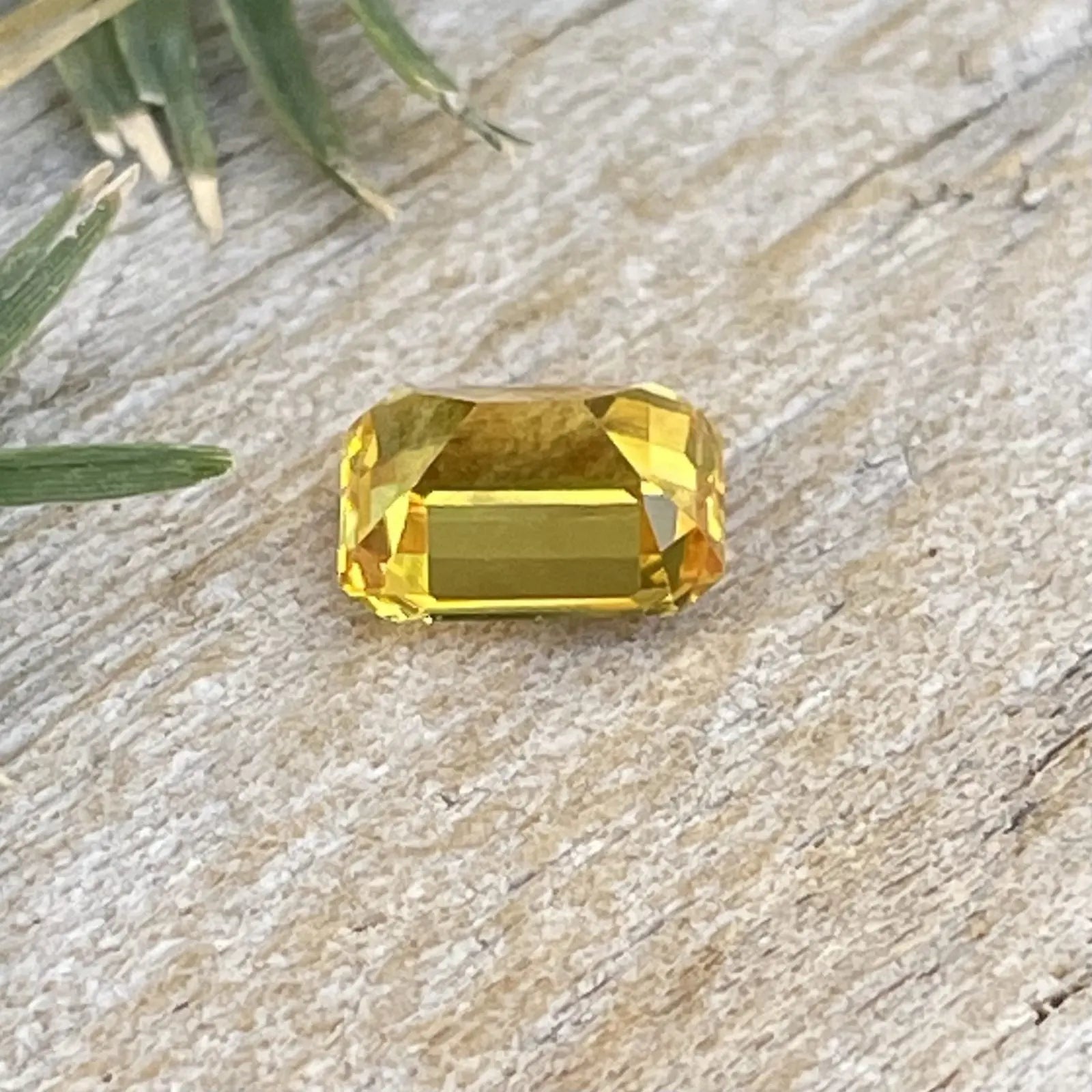Natural Yellow Sapphire - Sapphirepal