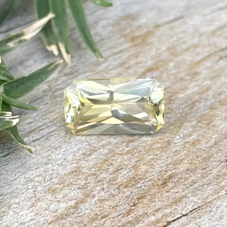 Natural Yellow Sapphire - Sapphirepal