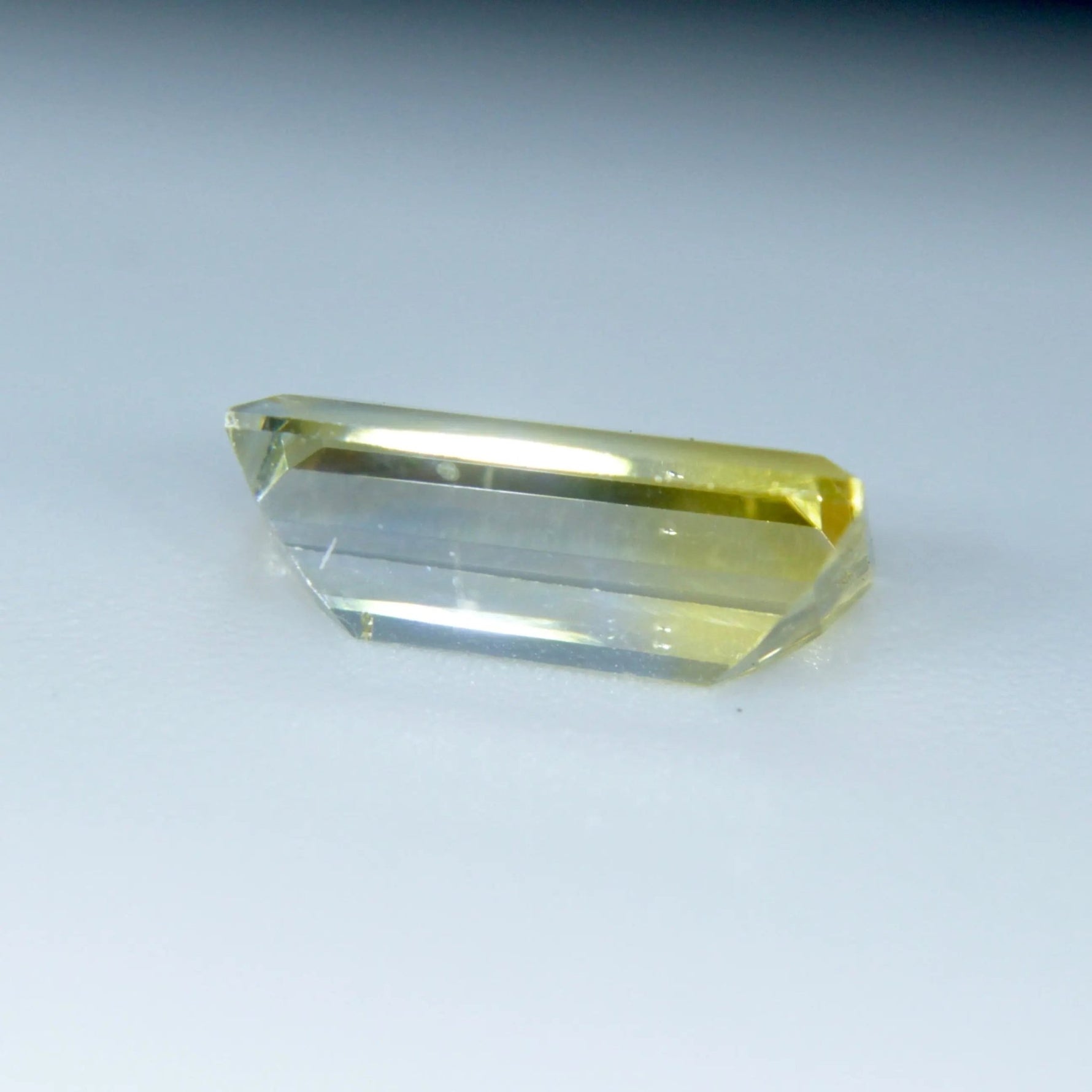 Natural Yellow White Sapphire - Sapphirepal