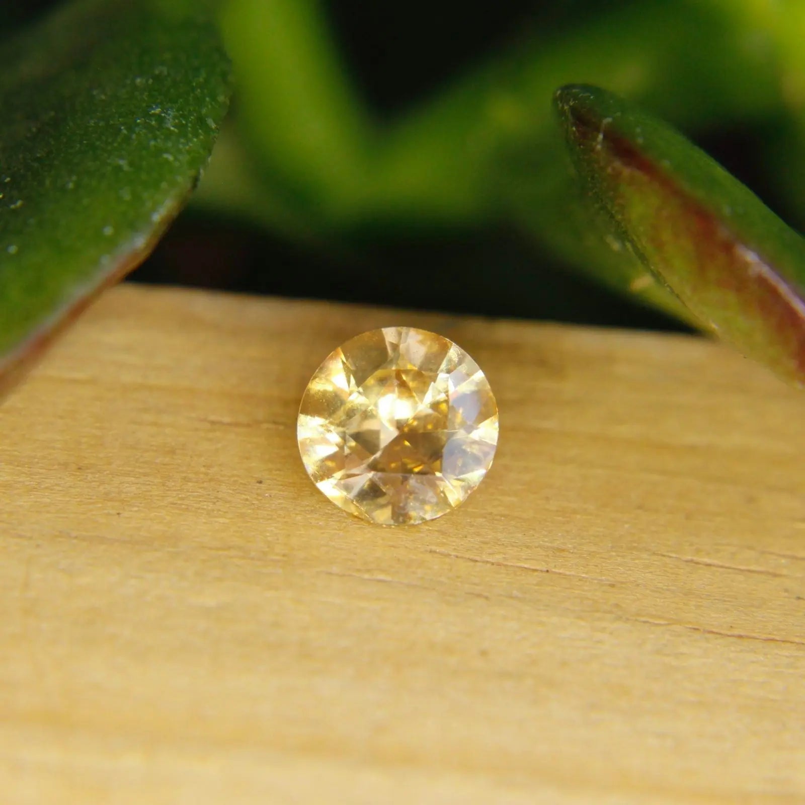 Natural Yellow Zircon - Sapphirepal