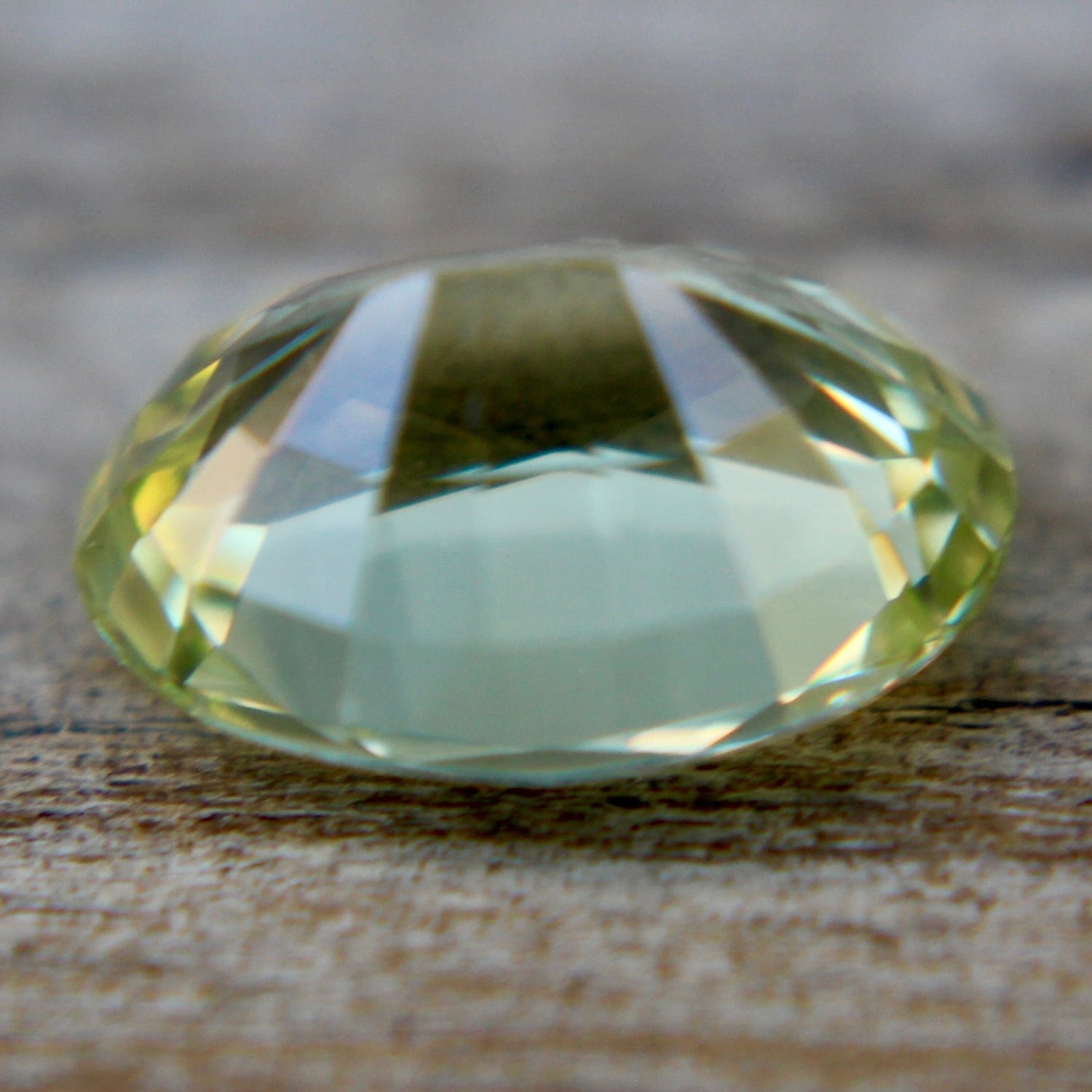 Natural Yellowish Green Sapphire - Sapphirepal
