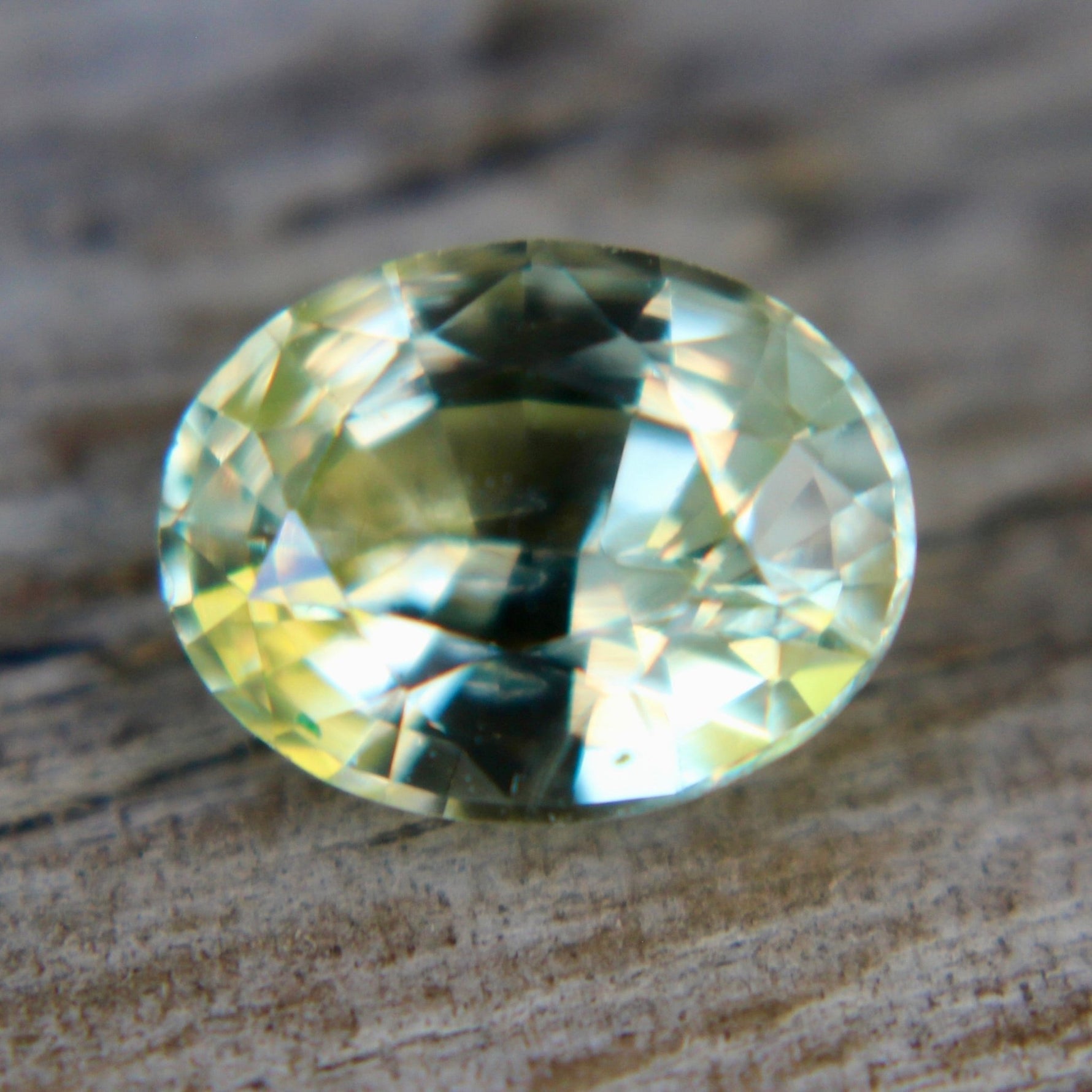 Natural Yellowish Green Sapphire - Sapphirepal