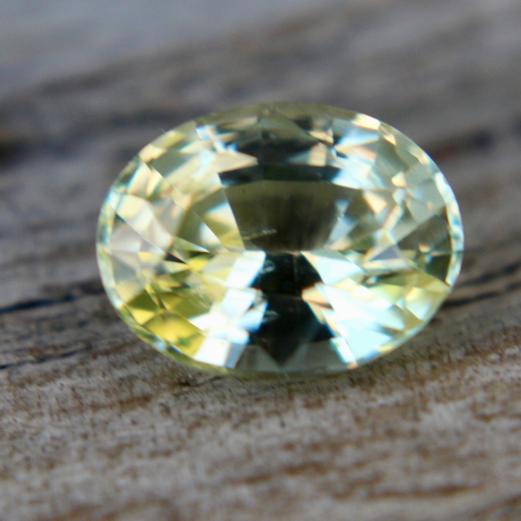 Natural Yellowish Green Sapphire - Sapphirepal