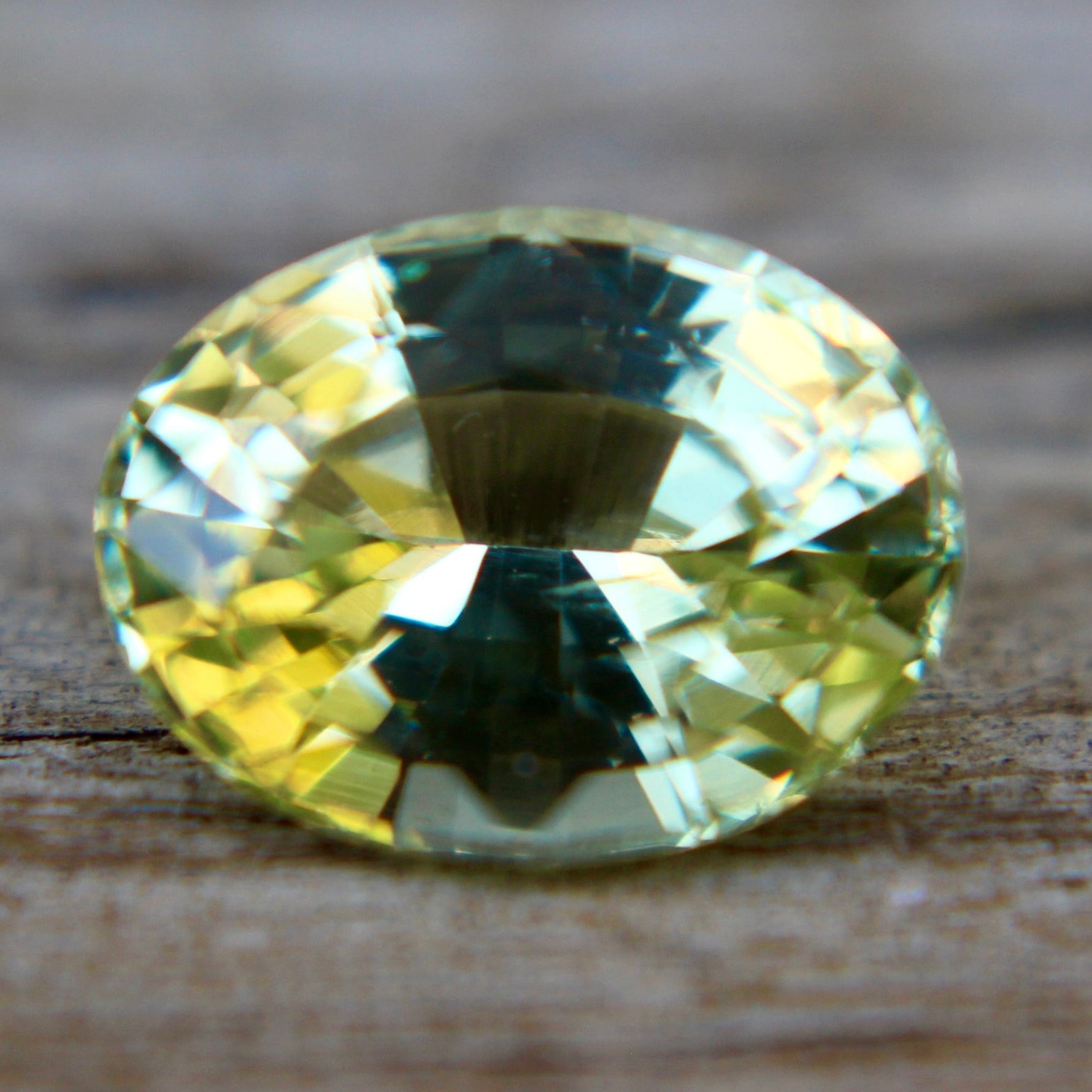 Natural Yellowish Green Sapphire - Sapphirepal