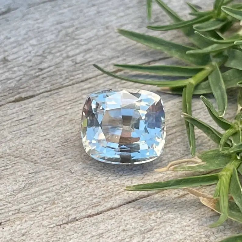 Pale Peachy Champagne  Sapphire - Sapphirepal