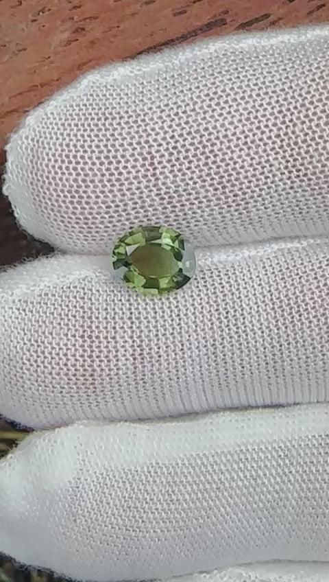 Natural Green Sapphire | Oval Cut | 1.42 Carat | 8.51x6.52x3.77 mm | Gemstone | Ceylon