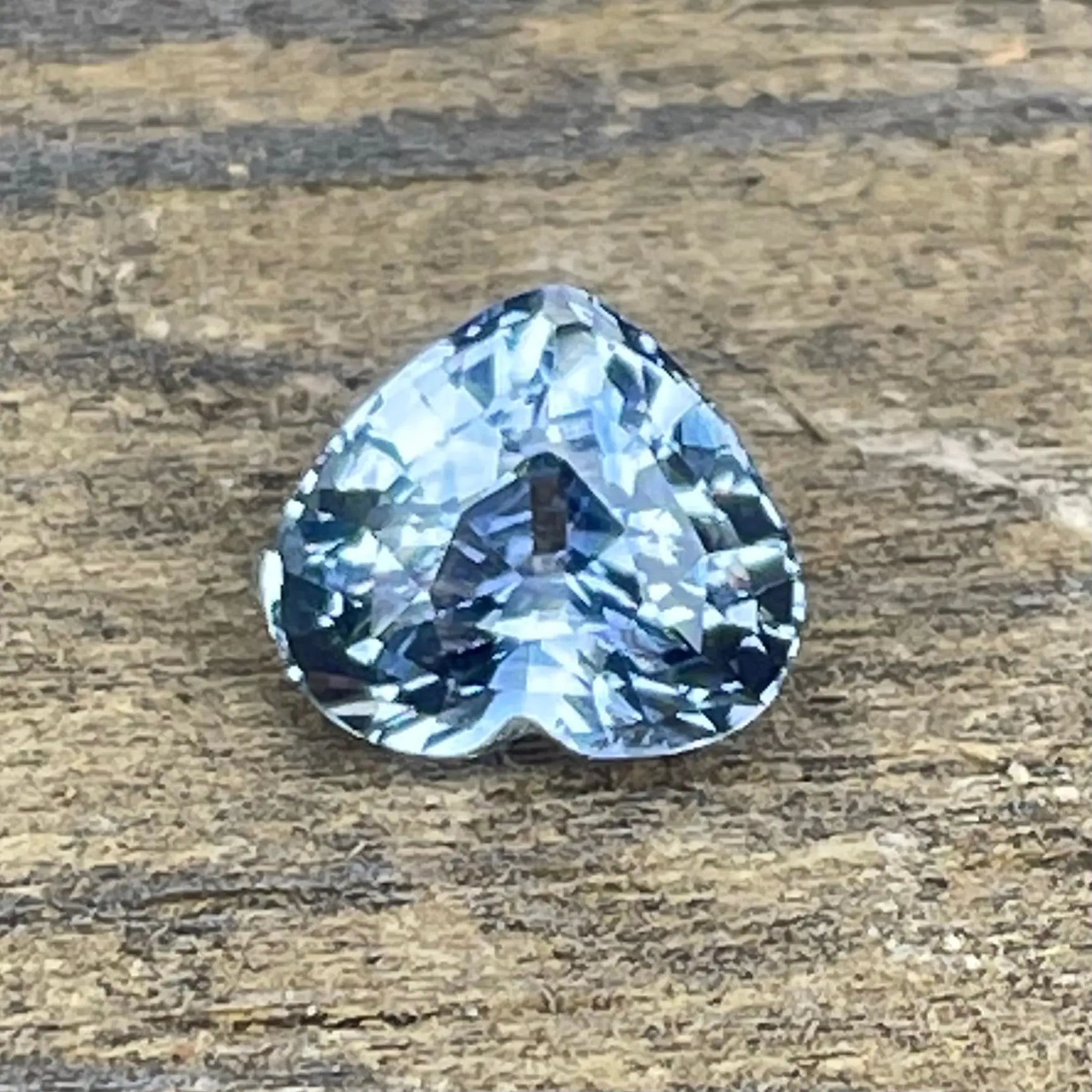 Natural Blue Sapphire gems-756e