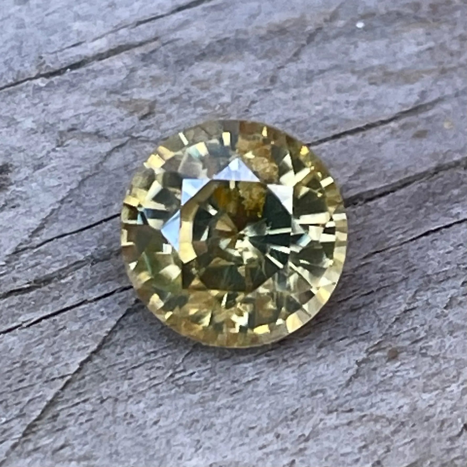 Natural 1.37 carat round zircon for custom jewelry